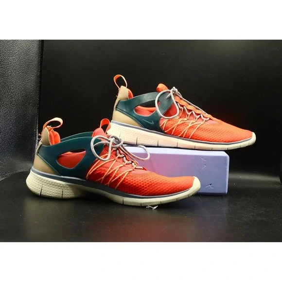 Nike Women's Free Viritous Running Shoes, Size 7, Orange, 72506-600 - Picture 2 of 5